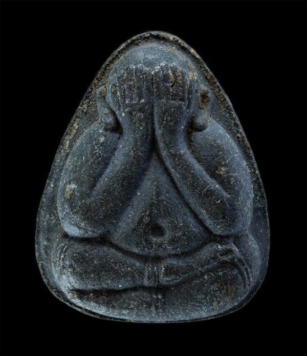 พระปิดตา หลังยันต์ นะ ฤา ชา รุ่น ท.ก.ต. เนื้อผงพุทธคุณ ผงว่าน ผงใบลาน พระเก่าสวย มวลสารดี | https://kamulet.in.th