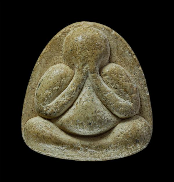 พระปิดตามหาอุตม์หลังหนุมาน หลวงปู่เกลี้ยง มนุญฺโญ (พระครูพิศิษฐชโลปการ) วัดเนินสุทธาวาส จังหวัดชลบุรี ปี2551 เนื้อผงพุทธคุณ ผงว่าน [..] | https://kamulet.in.th