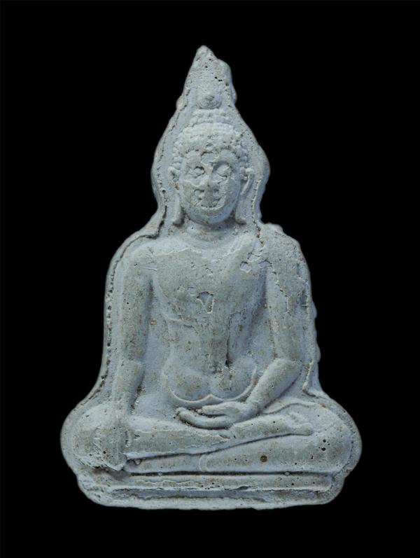 พระพิมพ์อู่ทอง หลวงตาม้า วัดพุทธพรหมปัญโญ(วัดถ้ำเมืองนะ) ตำบลเมืองนะ อำเภอเชียงดาว เชียงใหม่ เนื้อผงพุทธคุณ | https://kamulet.in.th