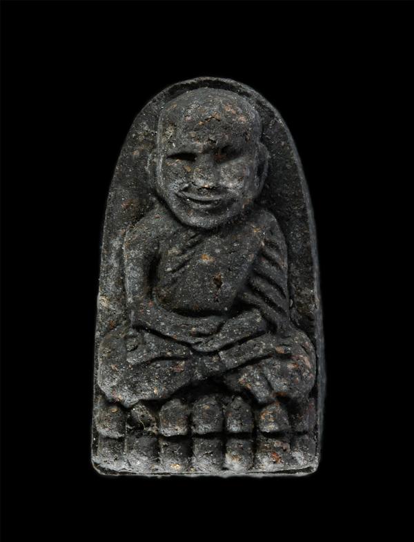 หลวงปู่ทวดเนื้อว่านผสมผงเหล็กไหล พิมพ์พระรอด วัดห้วยมงคล​ จ.ประจวบคีรีขันธ์ ปี2537 พระเก่าสวย มวลสารดี พุทธคุณรอบด้าน เด่นแคล้วคลา [..] | https://kamulet.in.th