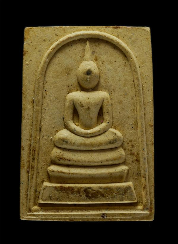 สมเด็จพระประธานพิมพ์ใหญ่ 3 ชั้น หลังรูปเหมือนหลวงปู่ประสิทธิ์ วัดทุ่งขนาน อ.สอยดาว จ.จันทบุรี เนื้อเหลือง มวลสารผงพุทธคุณเกสรมหาลา [..] | https://kamulet.in.th