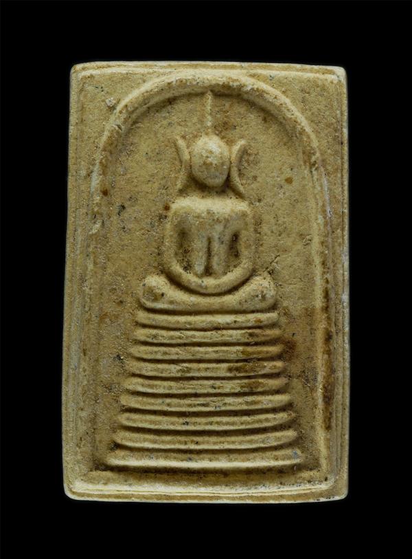 พระสมเด็จ 9 ชั้น หลังยันต์ หลวงปู่คง วัดบ้านถนน ต.หัวถนน อ. นางรอง จ. บุรีรัมย์ เนื้อผงพุทธคุณ ผงว่าน พระเก่ายันต์สวยเข้มขลัง มวลส [..] | https://kamulet.in.th