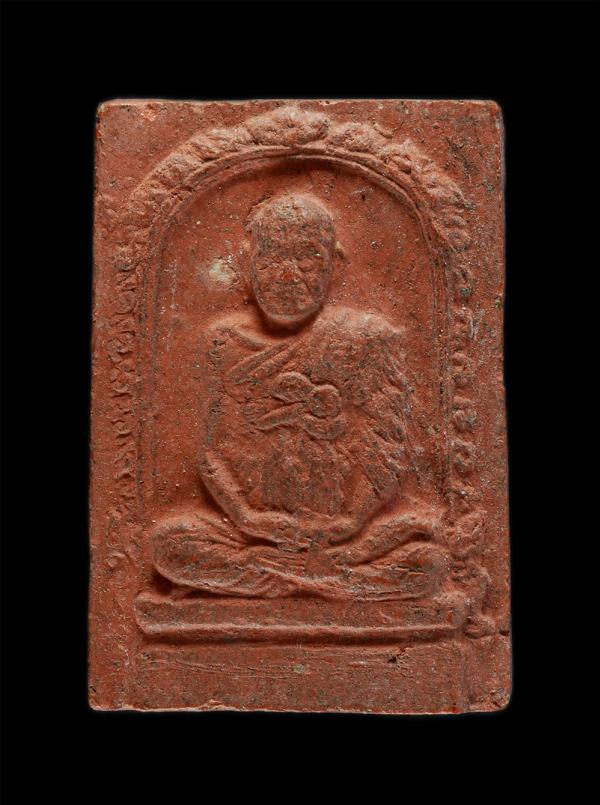 พระผงรูปเหมือน หลังเรียบ พระเกจิ เนื้อผงพุทธคุณ ผงว่านสีแดง ​ | https://kamulet.in.th