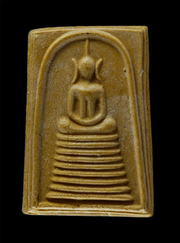 พระสมเด็จ 9 ชั้น หลังเทพพนม รุ่น1 วัดเทพธนวัฒน์สุวรรณาราม อำเภอนาน้อย จังหวัดน่าน สร้างปี 2536 เนื้อผงพุทธคุณ ผงว่าน พระเก่าสวย มว [..] | https://kamulet.in.th