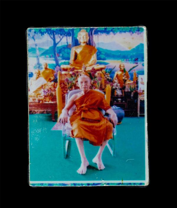 รูปถ่ายเก่า พระเกจิอาจารย์ หลังจารยันต์ ขนาดประมาณ 1 นิ้ว | https://kamulet.in.th