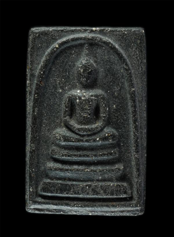 พระสมเด็จ หลวงปู่จอม วัดตุ๊กตา ต.บางกระเบา อ.นครชัยศรี จ.นครปฐม ปี2547 เนื้อผงพุทธคุณ ผงว่าน ผงใบลาน พระเก่าสวย มวลสารดี น่าเก็บสะ [..] | https://kamulet.in.th