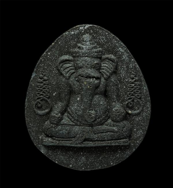 พระพิฆเนศ โอม มะ อะ อุ ความสำเร็จ รุ่นงาดำ เนื้อผงพุทธคุณ ผงว่าน ผงใบลาน | https://kamulet.in.th