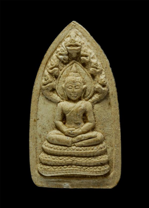 พระนาคปรก วัดเฉลิมลาภ จ.ชลบุรี ปี2545 ที่ระลึกงานปิดทองฝังลูกนิมิตร เนื้อผงพุทธคุณ ผงว่าน พระเก่าสวย มวลสารดี พิธีใหญ่ | https://kamulet.in.th