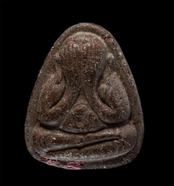 พระปิดตา วัดโนนกุ่ม(วัดสรพงษ์) อ.สีคิ้ว จ.นครราชสีมา เนื้อผงพุทธคุณ ผงว่าน | https://kamulet.in.th