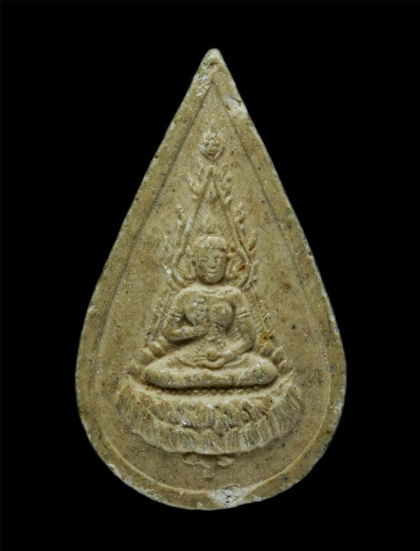 พระผง “สุนทรีวาณี” วัดสุทัศน์เทพวรารามราชวรมหาวิหาร วันเพ็ญ กลางเดือน12 ปี2534 เนื้อผงพุทธคุณ ผงว่าน | https://kamulet.in.th