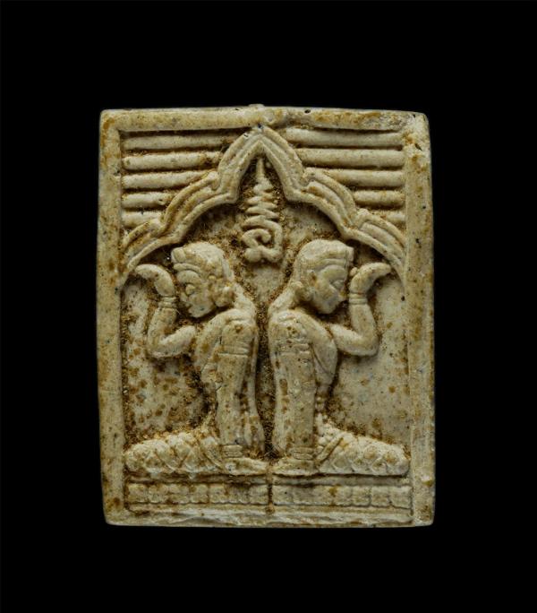 นางกวักคู่ หลวงพ่อนิยม สุภัทโท (พระครูสิริภัทราภรณ์) วัดป่าหลักร้อย อ.โนนไทย จ.นครราชสีมา เนื้อผงพุทธคุณ ผงว่าน | https://kamulet.in.th