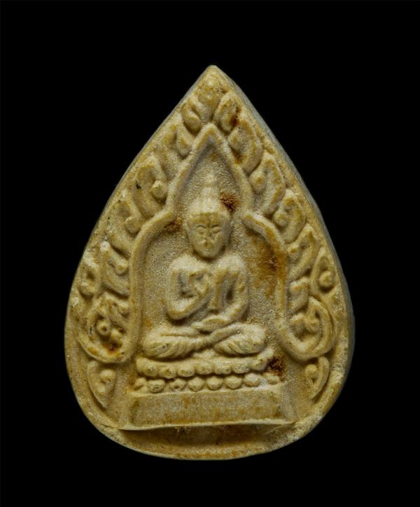 พระผงหยดน้ำ พิมพ์พระพุทธ หลวงพ่อสะอาด หฎฐจิตฺโต (พระครูสุวรรณชโลปราการ)  วัดหนองเสม็ด ต.บ่อกวางทอง อ.บ่อทอง จ.ชลบุรี เนื้อผงพุทธคุ [..] | https://kamulet.in.th