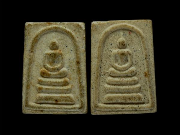 พระสมเด็จนิวิฐ หลวงพ่อตุ้น(พระครูนิวิฐธรรมวงศ์) ที่ระลึกงานปิดทองฝังลูกนิมิต วัดเนินยาง จ.ระยอง ปี2549 เนื้อผงพุทธคุณ ผงว่าน มวลสา [..] | https://kamulet.in.th