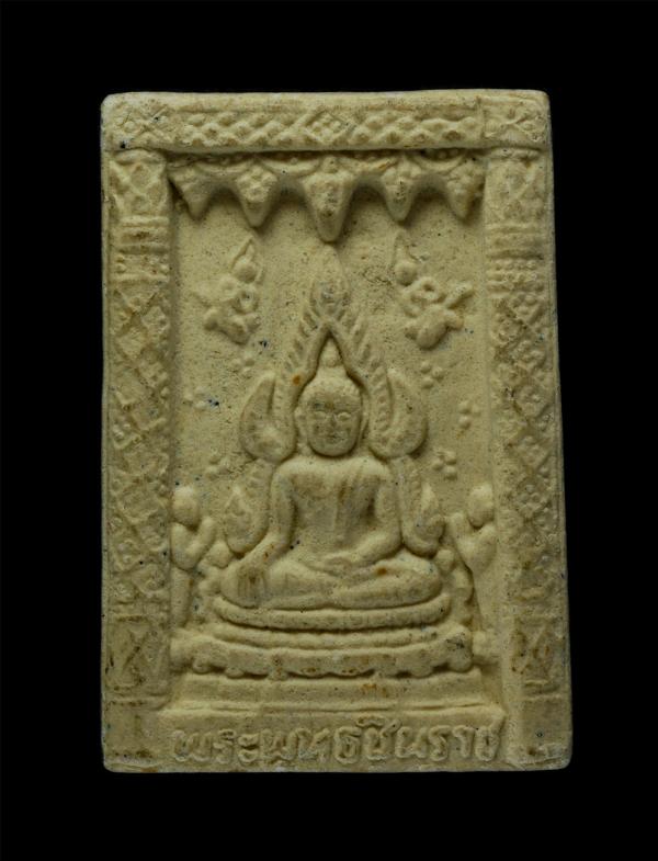 พระพุทธชินราช วัดใหญ่ จ.พิษณุโลก ด้านหลัง หลวงพ่อโสธร วัดโสธรวรารามวรวิหาร จ.ฉะเชิงเทรา เนื้อผงพุทธคุณ ผงว่าน | https://kamulet.in.th