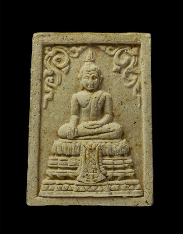 หลวงพ่อโสธร หลังหลวงพ่อแก้ว(พระครูประสาทธรรมคุณ) วัดสำนักบก อ.เมือง จ.ชลบุรี ที่ระลึกงานครบ 6 รอบ 72 ปี พ.ศ.2546 เนื้อผงพุทธคุณ ผง [..] | https://kamulet.in.th