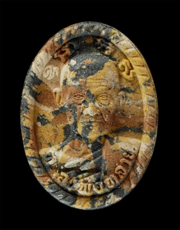 พระผงรูปเหมือน มหาอุตม์ หยุดมีด หยุดปืน หลวงพ่อหลาย อาภรโณ วัดนาจอมเทียน อ.สัตหีบ จ.ชลบุรี ปี2560 เนื้อผงพุทธคุณ ผงว่าน รวมมวลสาร  [..] | https://kamulet.in.th