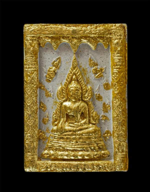 พระพุทธชินราช หลังสมเด็จพระนเรศวรมหาราช เนื้อผงปิดทองคำเปลว ปี2536 ขึ้น 5 ค่ำเดือน 5 วัดพระศรีรัตนมหาธาตุมหาวิหาร จังหวัดพิษณุโลก  [..] | https://kamulet.in.th