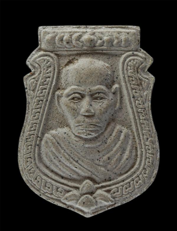 พระผงพิมพ์เสมา หลวงพ่อน้อย วัดธรรมศาลา จังหวัดนครปฐม เนื้อผงพุทธคุณ ผงว่าน | https://kamulet.in.th