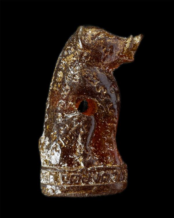 หมูทองแดง(เนื้อเรซิน) ปี2557 พระครูนันทจริยาภรณ์ (สมคิด นนฺทิโย) วัดบึงตาต้า ต.หนองไร่ อ.ปลวกแดง จ.ระยอง หมูทองแดง รุ่น4 เนื้อเรซิ [..] | https://kamulet.in.th