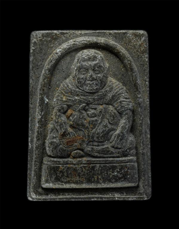 พระผงหลวงพ่อจำเนียร วัดถ้ำเสือ จ.กระบี่ เนื้อดินเจ็ดป่าช้า ผงว่าน ผงใบลาน มหาลาภ เมตตา มหานิยม พระเก่าสวย มวลสารดี | https://kamulet.in.th