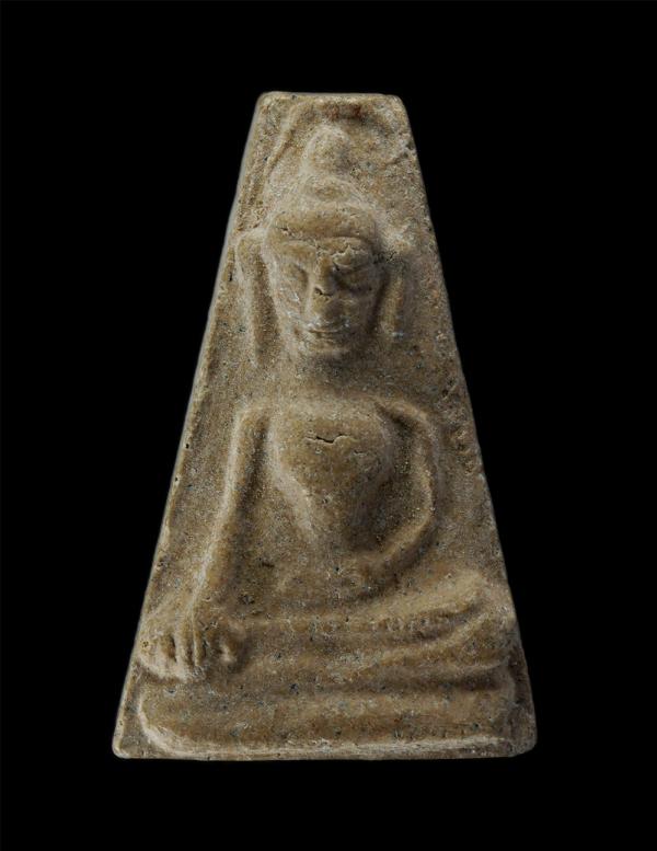 พระผงสุพรรณ เนื้อกระเบื้องพระอุโบสถ อายุเก่าแก่กว่า 300 ปี วัดชุมพลนิกายารามราชวรวิหาร จ.อยุธยา รุ่นเทอดพระเกียรติ ปี2539 หลวงพ่อ. [..] | https://kamulet.in.th