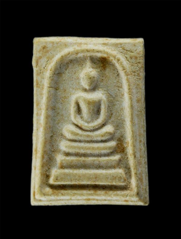 พระสมเด็จ พิมพ์คะแนน หลังปั้มตรายาง หมึกแดง เนื้อผงผงเก่าสวย ไม่ทราบที่ | https://kamulet.in.th