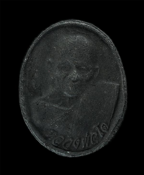 พระผงรูปเหมือน หลวงพ่อโต วัดเขาบ่อทอง จ.ระยอง เนื้อผงพุทธคุณ ผงว่าน ผงใบลาน | https://kamulet.in.th