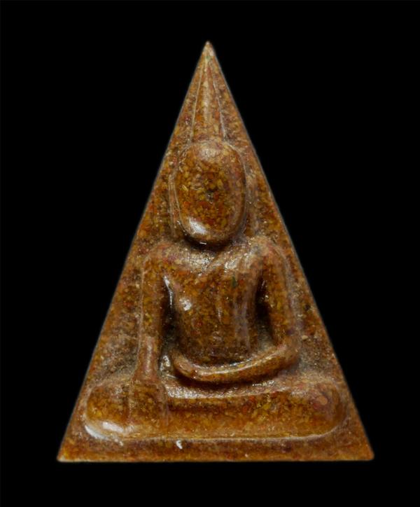 พระนางพญา หลังยันต์ เนื้อกระเบื้องหลังคาโบสถ | https://kamulet.in.th