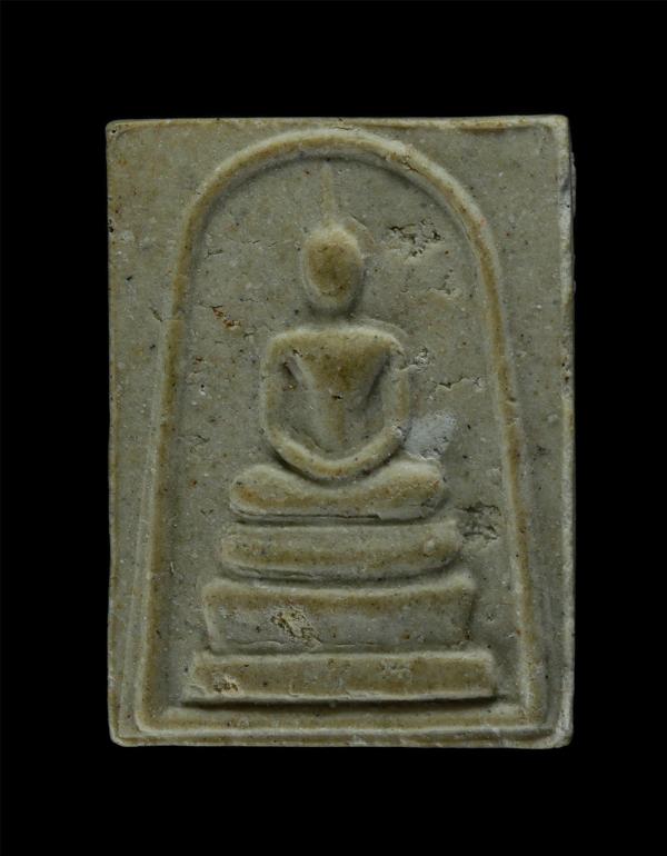 พระสมเด็จพระเทพประธาน หลังพญาครุฑ หลวงพ่อคูณ ปริสุทโธ วัดบ้านไร่ จ.นครราชสีมา ปี2535 เนื้อผงพุทธคุณ ผงว่าน พระเก่าสวย มวลสารดี พิธ [..] | https://kamulet.in.th