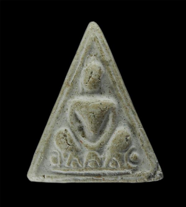 พระผงสมเด็จพิมพ์สามเหลี่ยม หลังยันต์ ห้า พระเก่าสวย มวลสารดี ไม่ทราบที่ | https://kamulet.in.th