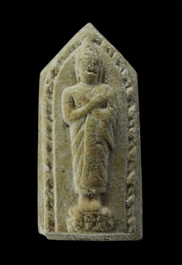 พระผงปางรำพึง เนื้อผงน้ำมัน วัดพระพุทธบาทราชวรมหาวิหาร อ.พระพุทธบาท จ.สระบุรี ปี2526 พิธียิ่งใหญ่ พระเกจิเอาจารย์ ร่วมปลุกเสกหลายท [..] | https://kamulet.in.th