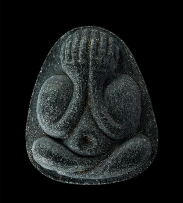 พระปิดตามหาอุตม์ หลวงพ่อมาลัย วัดบางหญ้าแพรก จ.สมุทรสาคร ปี2526 เนื้อผงพุทธคุณ ผงว่าน ผงใบลาน หลวงพ่อมาลัย พระอาจารย์ทีตี๋ใหญ่ ให้ [..] | https://kamulet.in.th