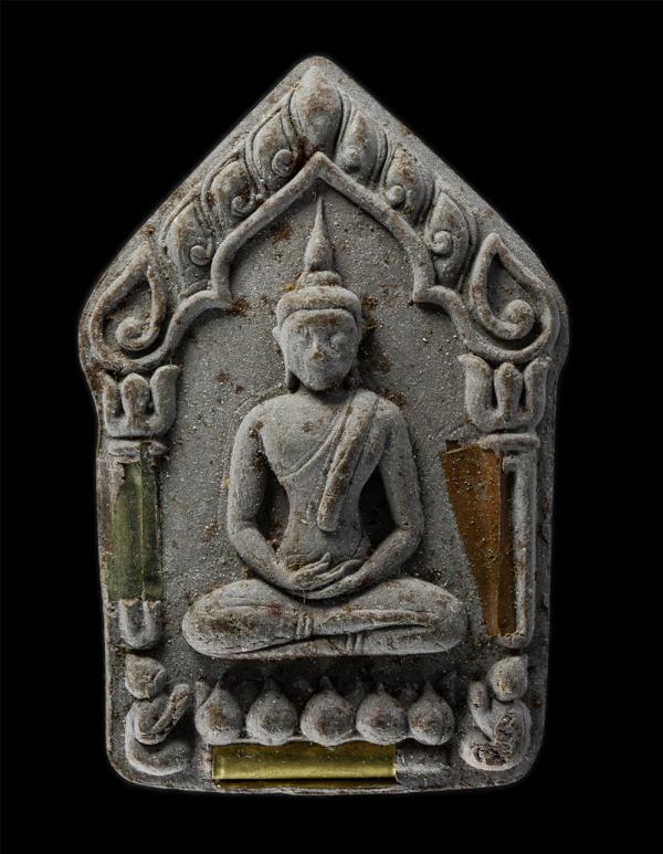 พระขุนแผนพิมพ์ใหญ่ ฝังตะกรุด 3 กษัตริย์ พระอาจารย์เสรี ปญฺญาวชิโร วัดห้วยใหญ่ อ.บางละมุง จ. ชลบุรี เนื้อผงพุทธคุณ ผงว่าน เส้นเกศา  [..] | https://kamulet.in.th