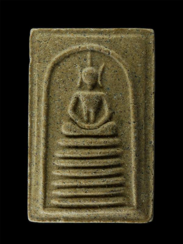 พระสมเด็จ ๗ ชั้น หลวงพ่อบุญส่ง วัดกระโจม อ.อินบุรี จ.สิงห์บุรี ปี2557 เนื้อผงพุทธคุณ ผงว่าน พระเก่าสวย มวลสารดี น่าเก็บสะสมบูชา | https://kamulet.in.th