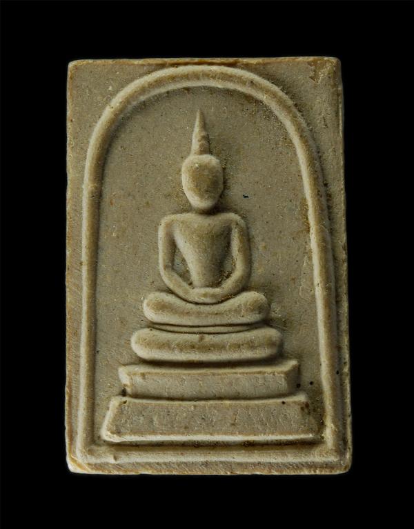 พระสมเด็จ วัดเหมืองลี่ ต.โคกบวง อ.เมือง จ.นครราชสีมา เนื้อผงพุทธคุณ ผงว่าน พระเก่าสวย มวลสารดี | https://kamulet.in.th