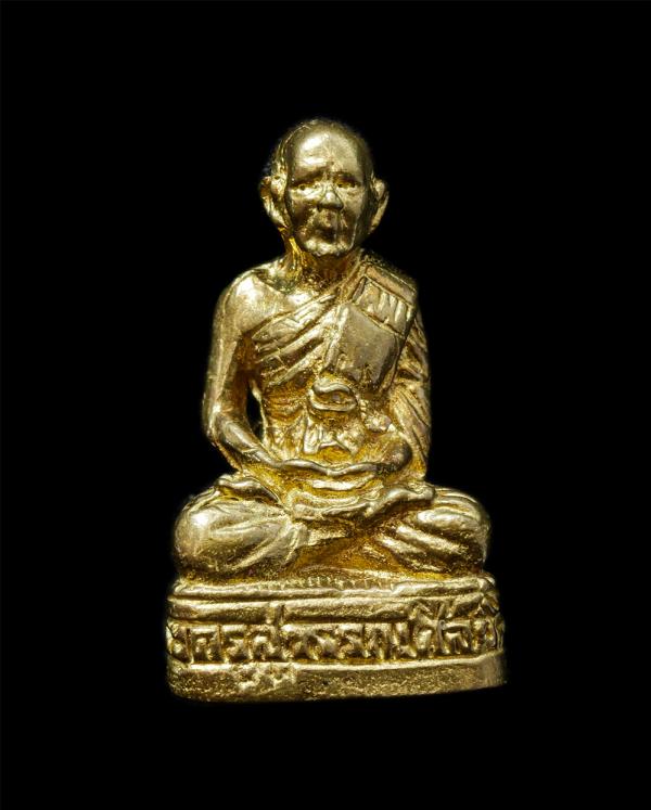 รูปหล่อหลวงพ่อทองดี (พระครูสุวรรณ ศิลพิสุทธิ์) วัดสุรศักดิ์ ต.เขาคันทรง อ.ศรีราชา จ.ชลบุรี เนื้อทองทิพย์ มียันต์โค๊ตใต้ฐาน | https://kamulet.in.th