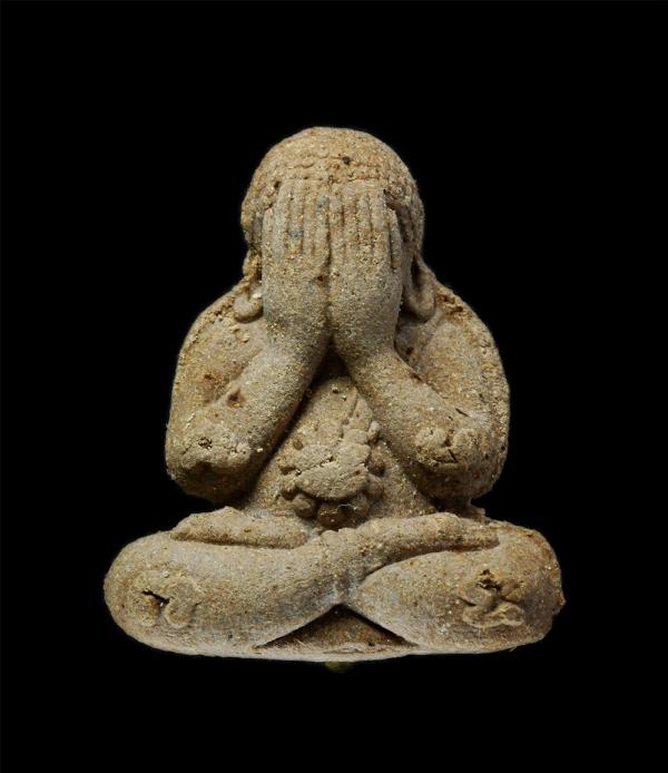 พระปิดตา รวยทันใจ หลวงพ่อสวน ปริมุตโต(พระครูวิมุติธรรมาภิรม) วัดหนองคล้า อ.ศรีราชา จ.ชลบุรี ปี2560 เนื้อผงพุทธคุณ ผงว่าน ตอกโค็ต ส [..] | https://kamulet.in.th