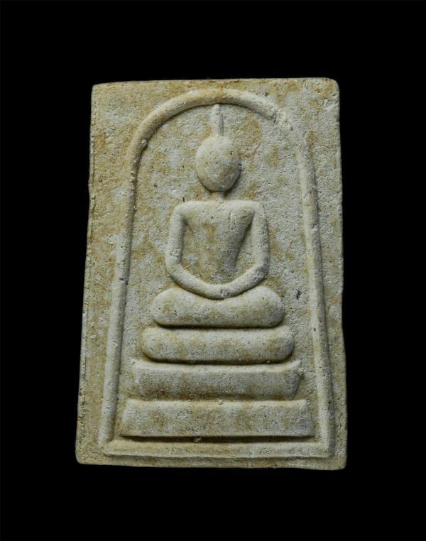 พระสมเด็จหลวงปู่จ้อย จันทสุวัณโณ รุ่นกันภัย วัดศรีอุทุมพร ต.หนองกรด อ.เมือง จ.นครสวรรค์ เนื้อผงพุทธคุณ ผงว่าน พระเก่าสวย มวลสารดี  [..] | https://kamulet.in.th