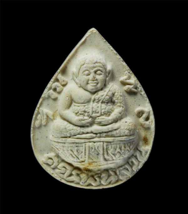 พระสังกัจจายน์ หลวงพ่อคูณ วัดบ้านไร่ จ.นครราชสีมา คูณพันล้าน รุ่นเสาร์ 5 ปี 2537 เนื้อผงพุทธคุณ ผงว่าน ฝังตะกรุดสาริกา พระเก่าสวย  [..] | https://kamulet.in.th