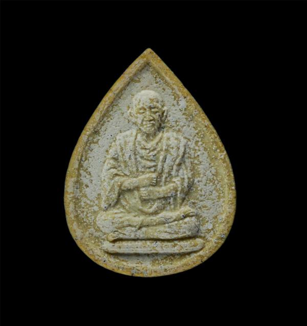 พระผงรูปเหมือนสมเด็จพระพุฒจารย์โต พรหมรังษี วัดระฆังโฆสิตาราม รุ่นเดือนเพ็ญ เข้าร่วมพิธีปลุกเสกมากกว่า 12 วาระ พระเกจิหลายท่านร่วม [..] | https://kamulet.in.th