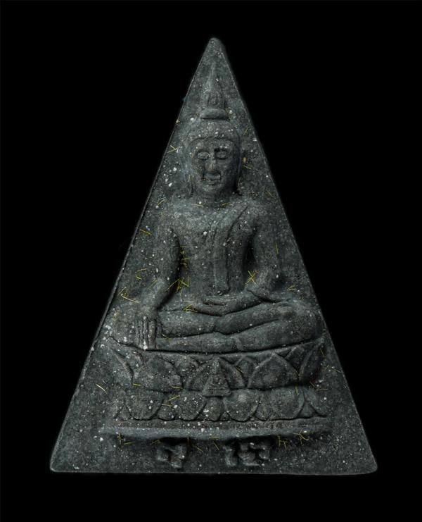 พระสมเด็จนางพญา หลวงพ่อสมชาย ฐิตวิริโย(เจ้าคุณวิสุทธิญาณเถระ) รุ่นสร้างพระเจดีย์ วัดเขาสุกิม อ.ท่าใหม่ จ.จันทบุรี ปี2539 เนื้อผงพุ [..] | https://kamulet.in.th