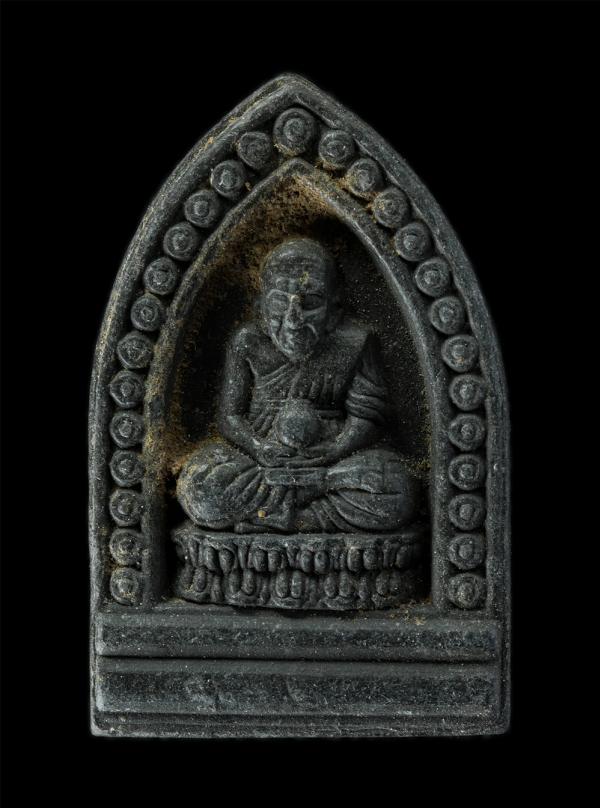 หลวงปู่ทวดหลังพระสิวลี หลวงปู่ผล(พระครูศิลทิวากร) วัดอินทาราม ต.ทางช้าง อ.บางบาล จ.อยุธยา เนื้อผงพุทธคุณ ผงว่าน ผงใบลาน พระเก่าสวย [..] | https://kamulet.in.th