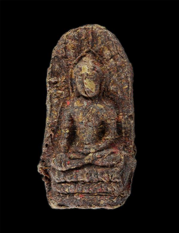 พระผงชานหมากเกศา ครูบาบุญชุ่ม ญาณสังวโร พิมพ์พระรอด ปี2536 เนื้อผงพุทธคุณ ผงว่าน ชานหมาก พระเก่าสวย มวลสารดี สร้างน้อยหายาก  | https://kamulet.in.th