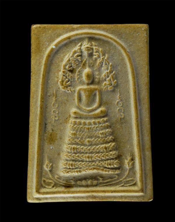 พระนาคปรก 7 เศียร 7ชั้น รุ่นสร้างพระอุโบสถ ปี2537  หลวงพ่อทองกลึง สำนักสงฆ์สุนทโร (วัดเจดีย์หอย) จ.ปทุมธานี ผงเปลือกหอย และมวลสารม [..] | https://kamulet.in.th