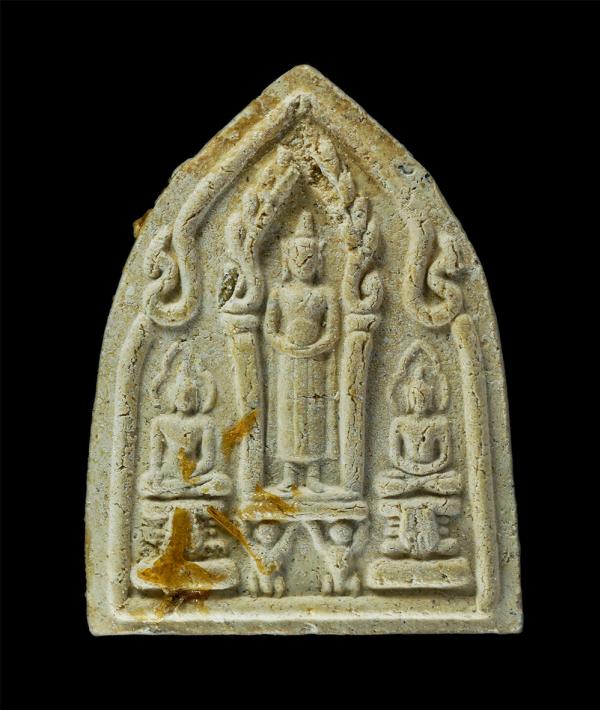 พระสามพี่น้อง ปี2537 พิมพ์ใหญ่ หลวงปู่หลิว วัดไร่แตงทอง จ.นครปฐม หลังพญาเต่าเรือน รุ่นนายพลคณะศิษย์สร้างถวาย เนื้อผงพุทธคุณ พระเก่ [..] | https://kamulet.in.th