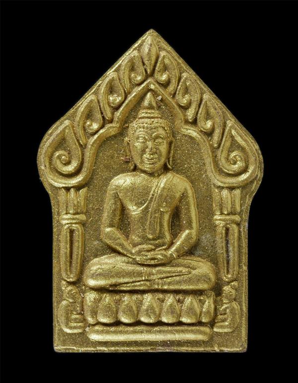 พระขุนแผนเนื้อเหล็กน้ำพี้ ผงว่าน ฝังตะกรุดสาริกา พิมพ์ใหญ่ รุ่นสร้างบารมี 2 แผ่นดิน ปี2556 ท่านก๋งเตื่อง เตชปัญโญ วัดคลองจาก จ.ตรา [..] | https://kamulet.in.th