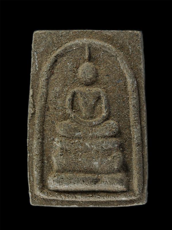 พระสมเด็จ หลวงปู่คำดี ปัญโญภาโส หลังเหรียญ รัชกาลที่ ๙ วัดป่าภูธรพิทักษ์ อ.เมือง จ.สกลนคร เนื้อผงพุทธคุณ ผงว่าน พระเก่าสวย มวลสารด [..] | https://kamulet.in.th