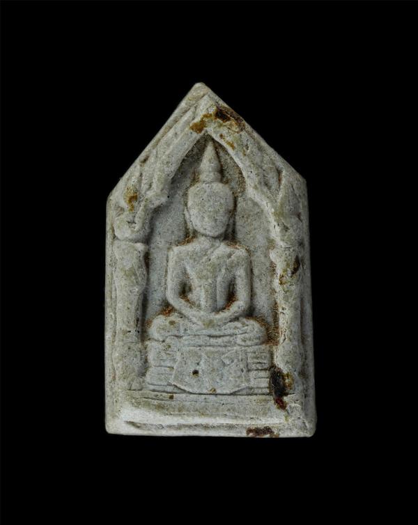 พระประจำวันพฤหัสบดี พระปางสมาธิ พระปางตรัสรู้ เนื้อผงน้ำมัน วัดพระพุทธบาทราชวรมหาวิหาร อ.พระพุทธบาท จ.สระบุรี ปี2528 พิธียิ่งใหญ่  [..] | https://kamulet.in.th