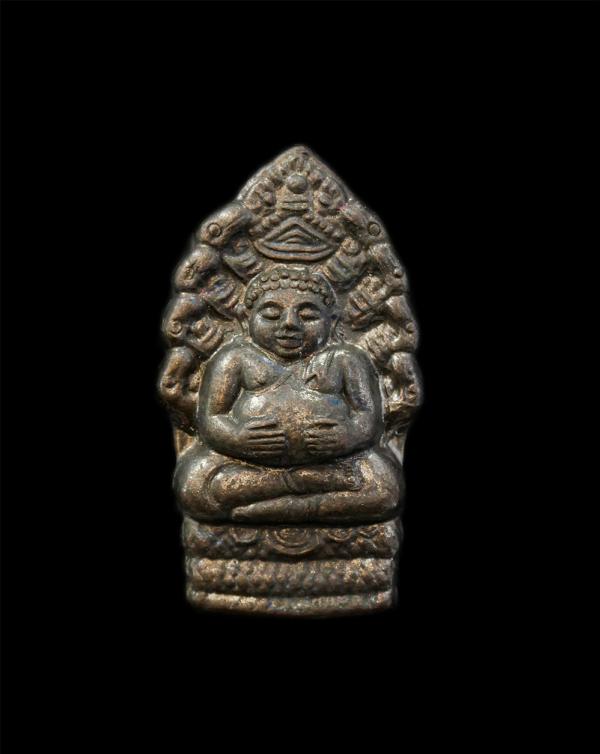 พระสังกัจจายน์นาคปรก พระครูปลัด พรหมจริยวัฒน์(ท่านปู) เนื้อนวโลหะ พระเก่าสวย มวลสารดี น่าเก็บสะสมบูชา พร้อมกล่องเดิมๆ | https://kamulet.in.th