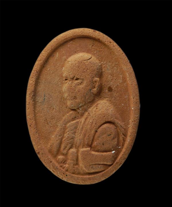 พระผงหลวงพ่อแปลก กลฺยาณิโก(พระครูกัลยาณกิจโกศล) วัดลำน้ำ ต.ดอนใหญ่ อ.บางแพ จ.ราชบุรี เนื้อดิน ผงพุทธคุณ ผงว่าน | https://kamulet.in.th